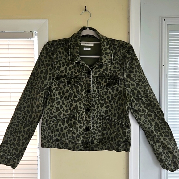 Level 99 Jackets & Blazers - Level 99 sz L khaki green leopard print denim jacket
